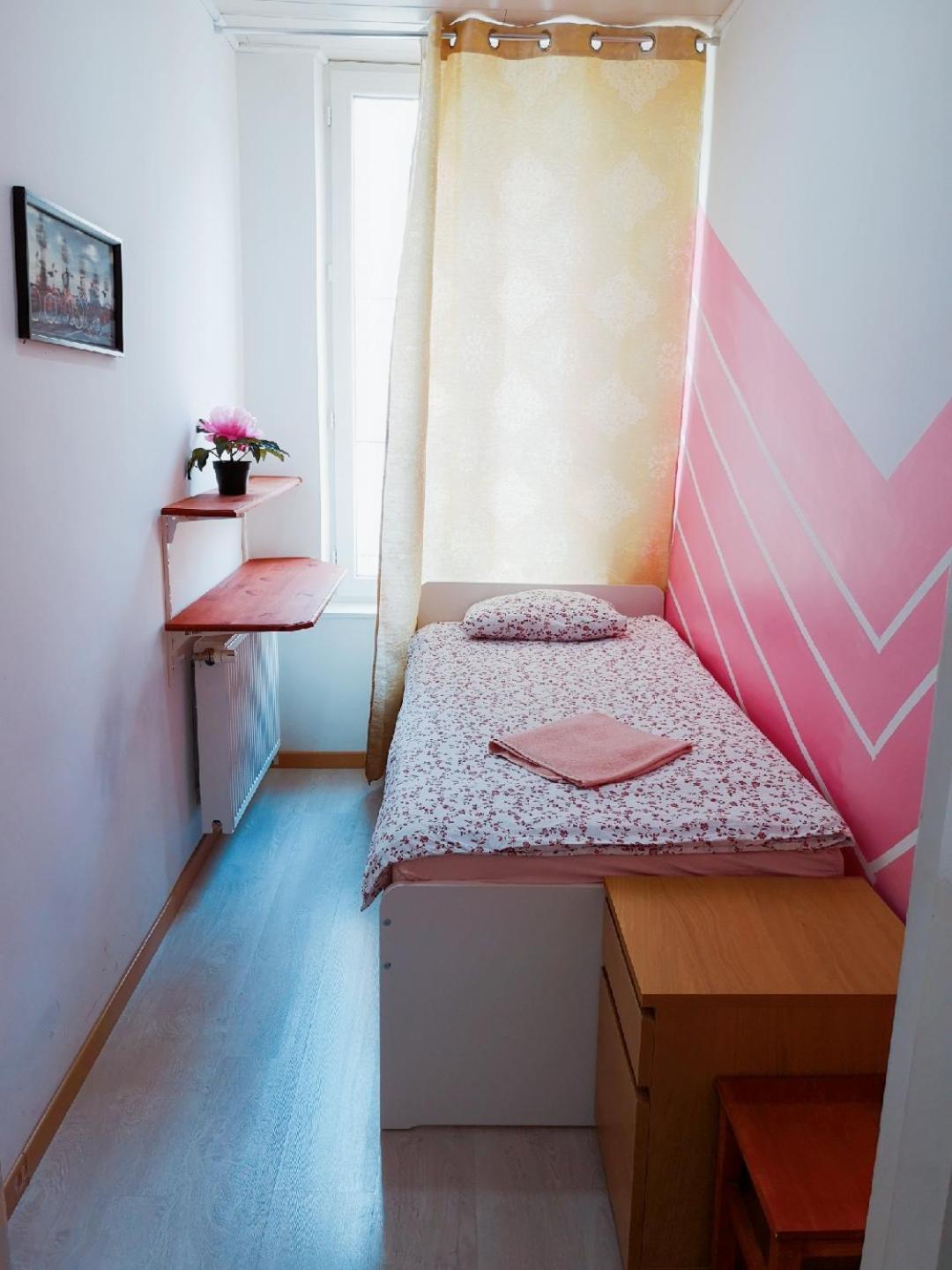 A Private For Backpacker Share Bathroom * Bruselas